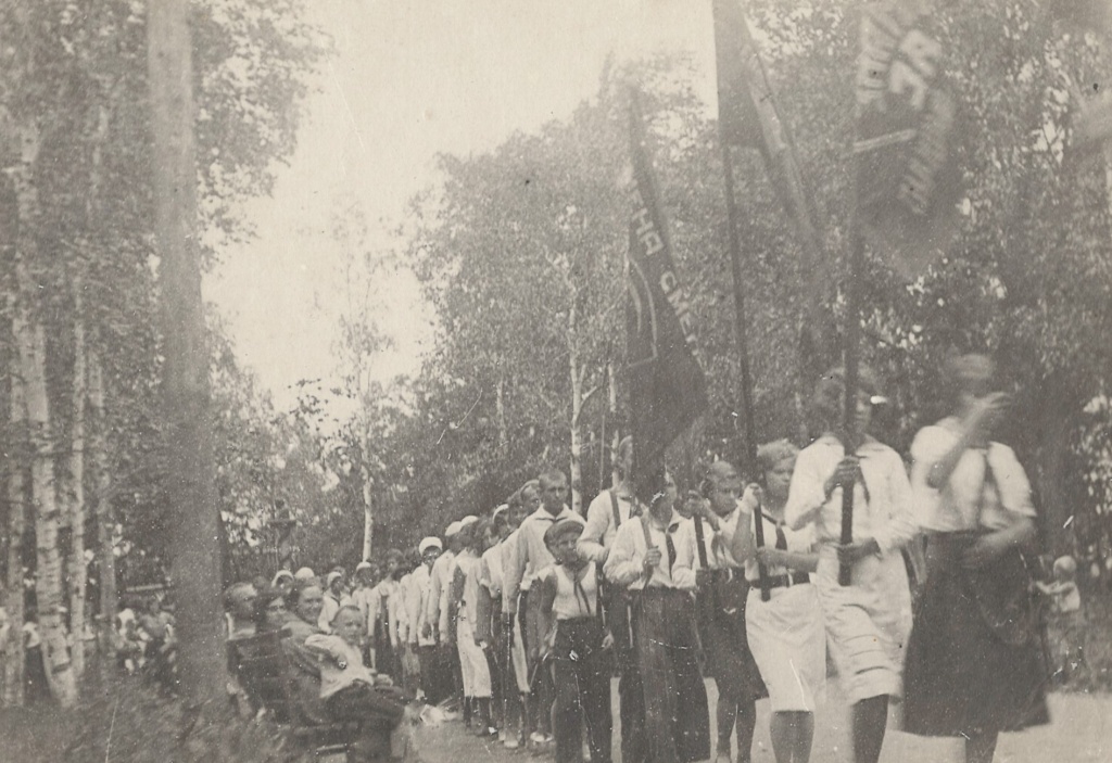 ГАПК. Ф.Р-1629. Оп.1. Д.22. Л.2. Пионерский отряд. 1935 год .jpg
