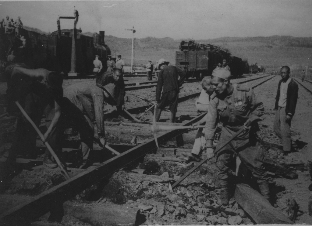 18. ГАПК. Фотофонд. П-9853. Ремонт железной дороги. 08.45. Маньчжурия.jpg 18. П-9853. Ремонт железной дороги. 08.45. Маньчжурия.jpg