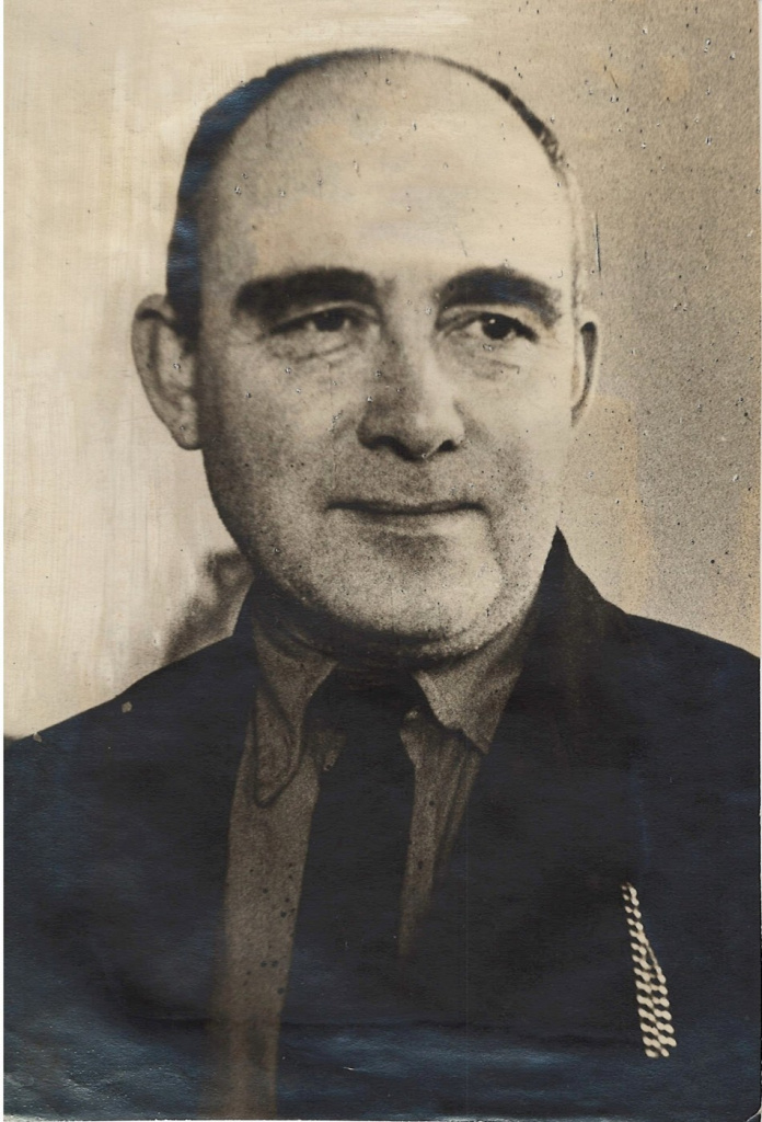 ГАПК. Ф. 1229, оп.1, д.36 – Павленко К.Н. главный врач с 1927 по 1953 гг.